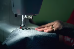 Arreglo de costura y reparación urgente de ropa
